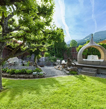 grittlmuehle-brixentalerstrasse-17-brixen-05-2024-garten-1