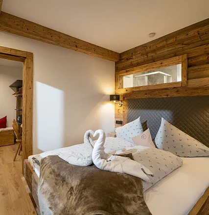 grittlmuehle-brixentalerstrasse-17-brixen-07-2023-appartement-gaisberg-schlafzimmer