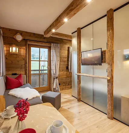 grittlmuehle-brixentalerstrasse-17-brixen-07-2023-appartement-gaisberg-wohkueche-3