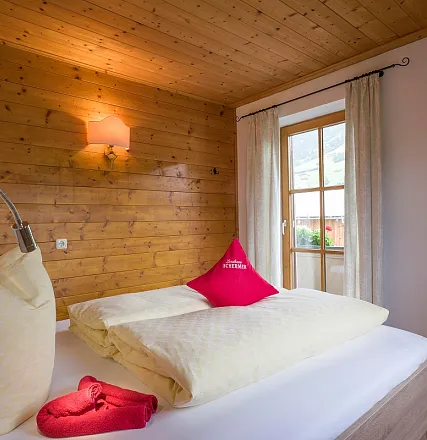 landhaus-schermer-brixen-app-hohe-salve-schlafzimmer