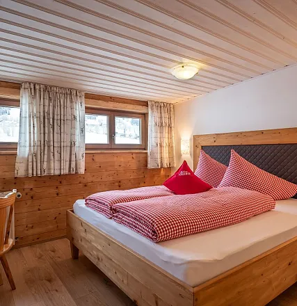 landhaus-schermer-brixentalerstrasse-17-brixen-12-2019-schlafzimmer