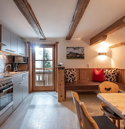 landhaus-schermer-brixentalerstrasse-17-brixen-12-2019-wohnkueche