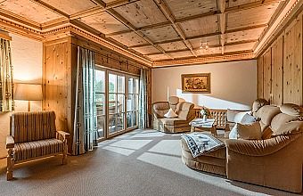 landhaus-schermer-grittlmuehle-brixentalerstrasse-17-brixen-06-2020-ferienwohnung-alpenrose-wohnzimmer